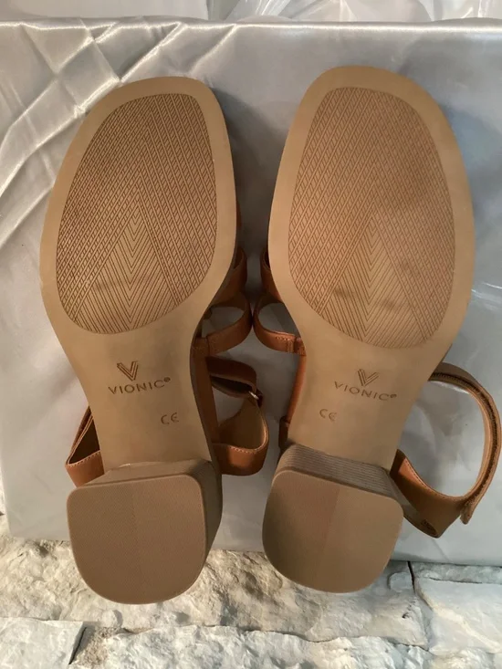 Vionic Maisy Dress Sandal (New) - Picture 6 of 9